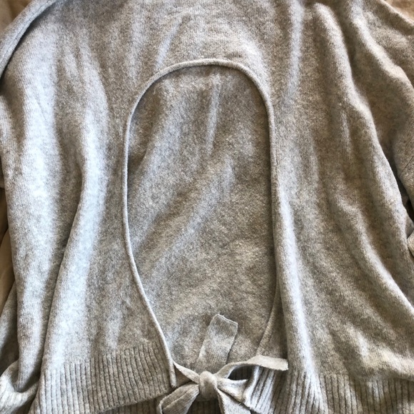 Open back sweater - Picture 3 of 3